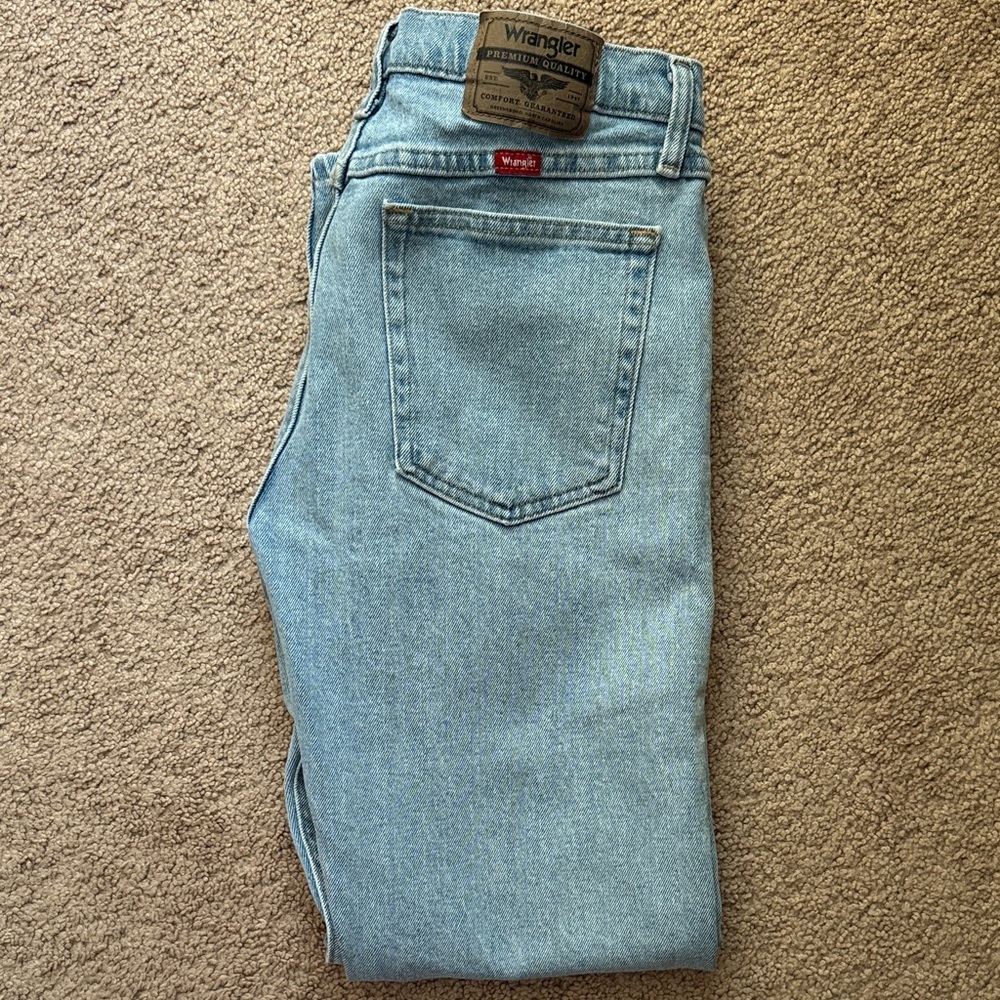 Wrangler Men's Relaxed Fit Light Blue Jeans
